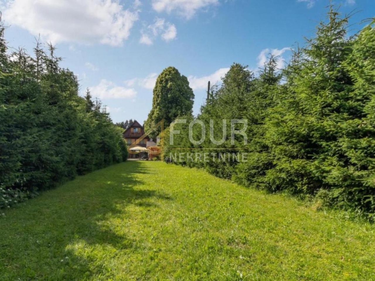 Haus u Mrkopalju, 450m², 4 sobe