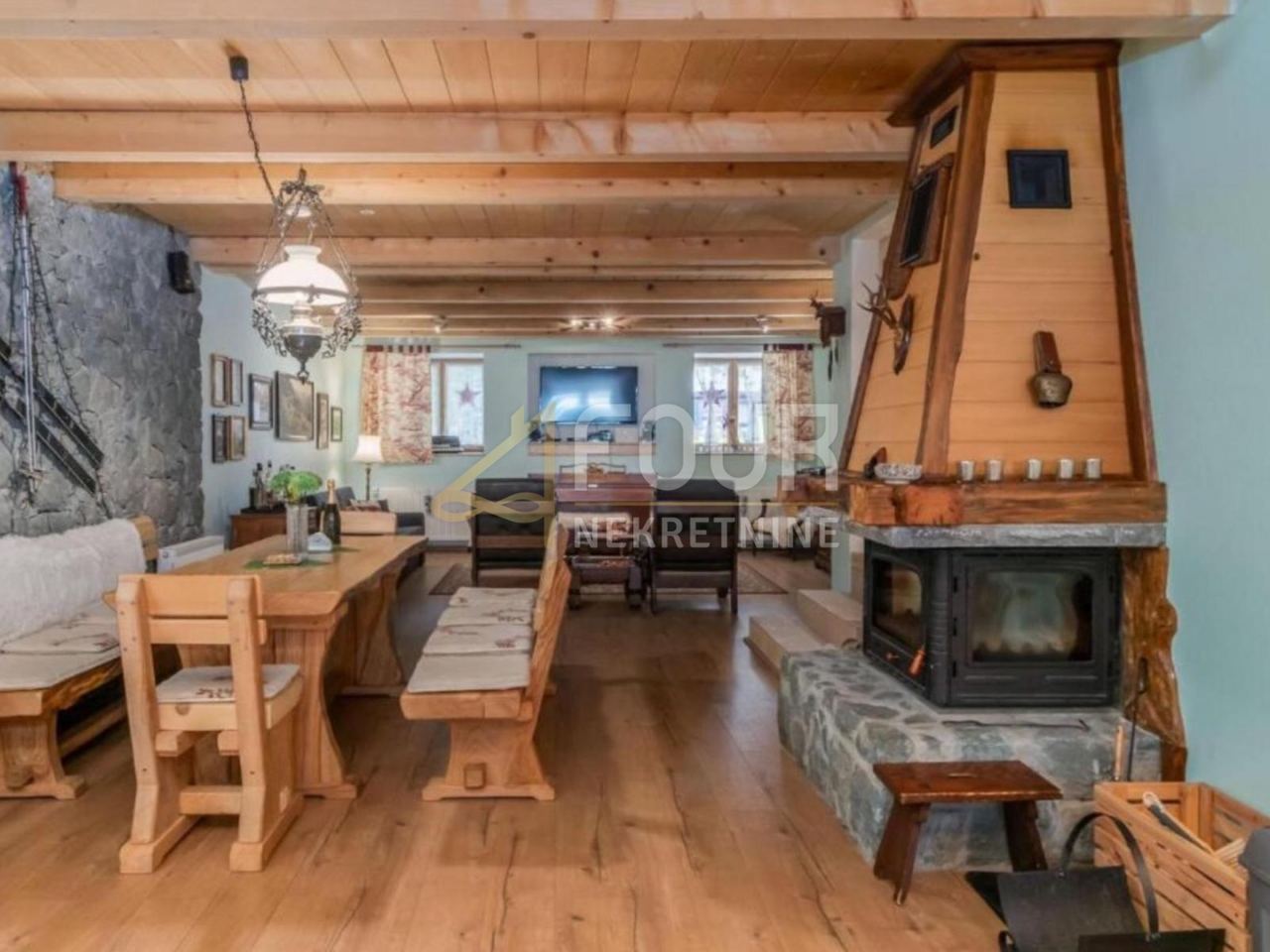 Haus u Mrkopalju, 450m², 4 sobe, slika 2