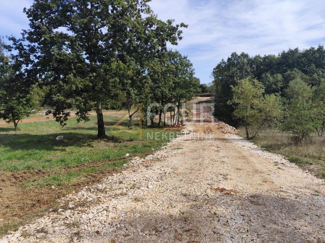 Grundstück u Barbanu, 910m², slika 2