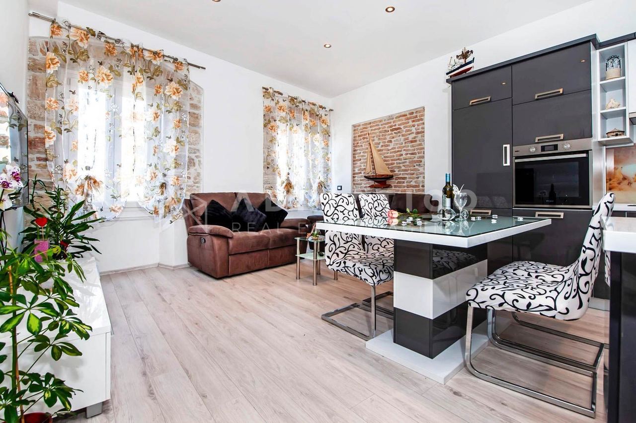 Appartamento u Rovinju, 74m², 3 sobe