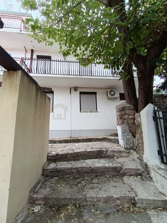 Haus u Karlobagu, 180m², 3 sobe, slika 2