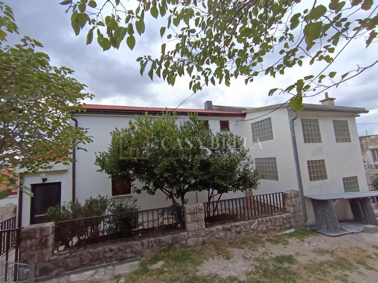 Haus u Karlobagu, 180m², 3 sobe, slika 4