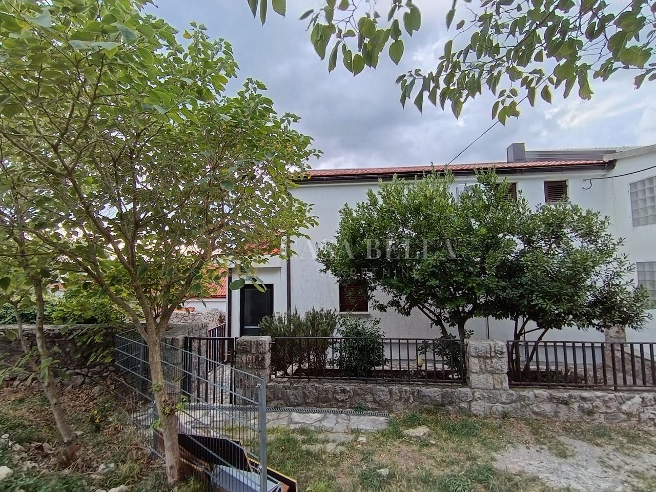 Haus u Karlobagu, 180m², 3 sobe, slika 5