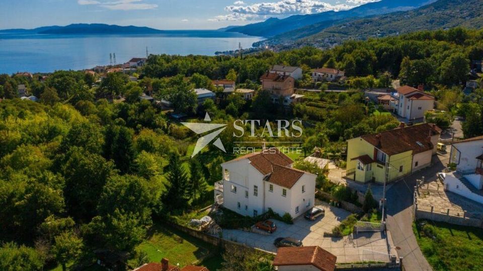 Kuća u Matuljiu, 470m², 8 soba