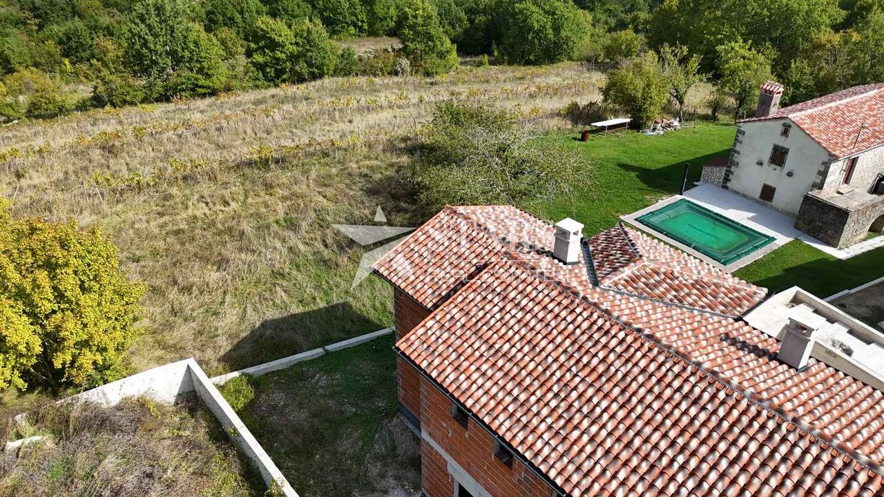 Zemljište u Pićanu, 534m²