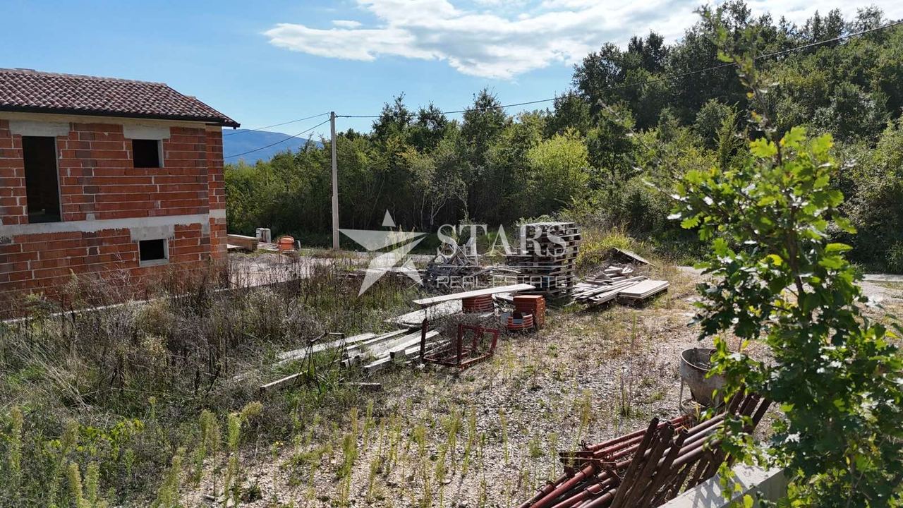 Zemljište u Pićanu, 530m², slika 2