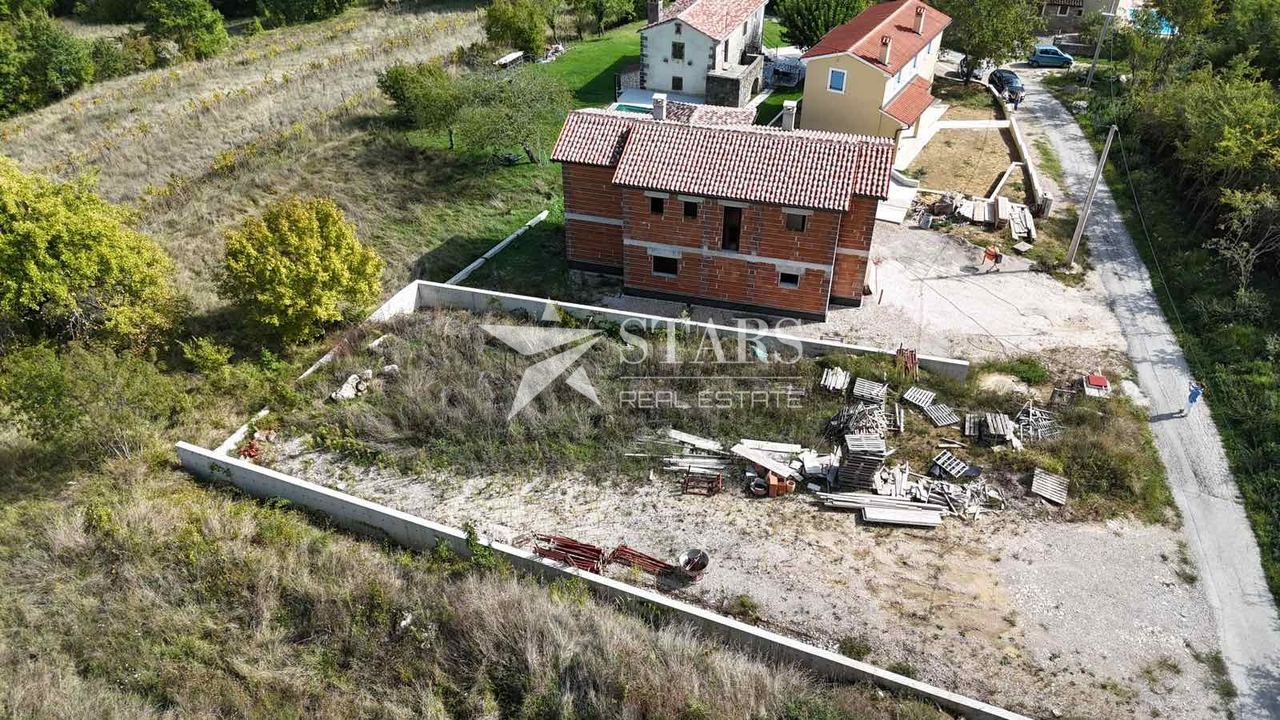 Zemljište u Pićanu, 530m², slika 3