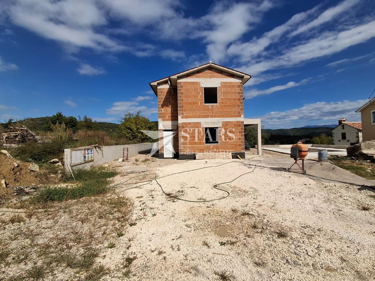 Zemljište u Pićanu, 546m²