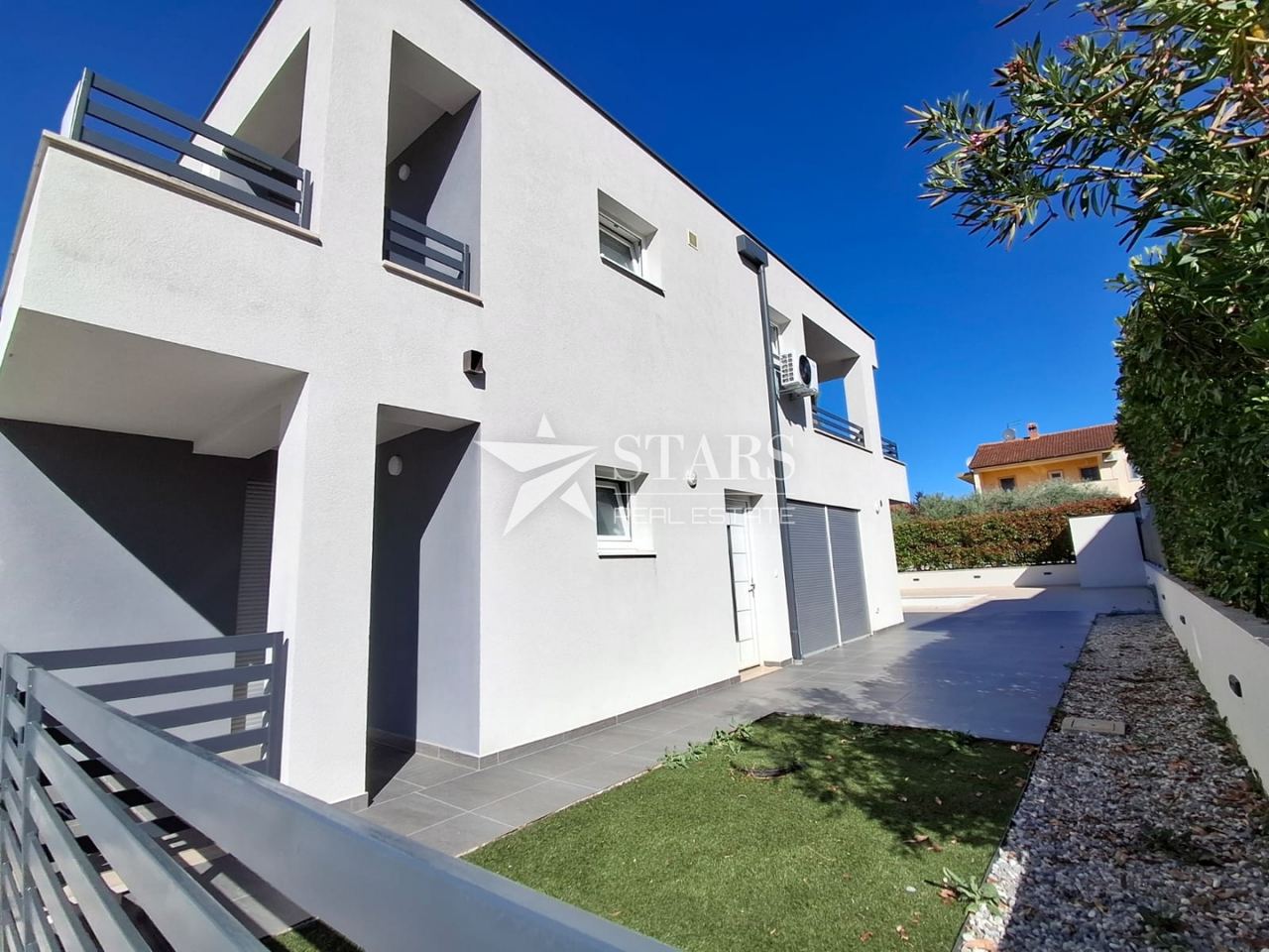 Haus u Novigradu, 135m², 3 sobe, slika 5