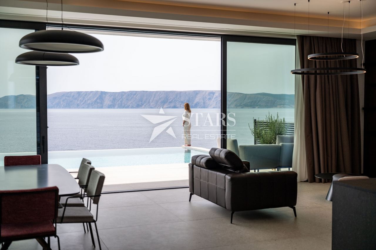 Casa u Novi Vinodolskiu, 205m², 3 sobe