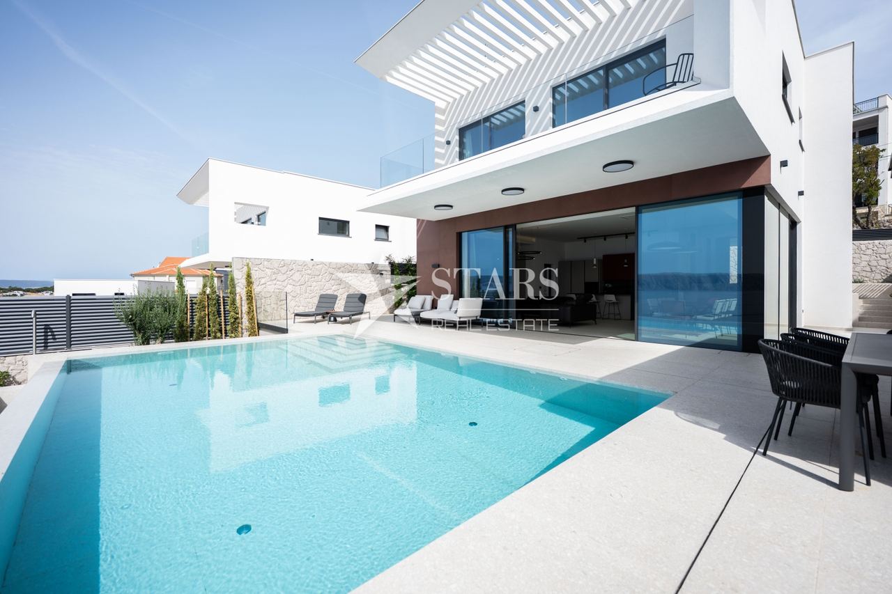 Casa u Novi Vinodolskiu, 205m², 3 sobe, slika 5