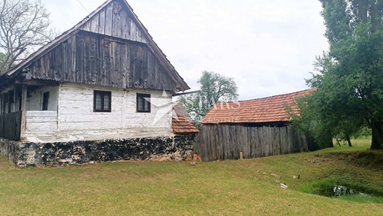 Haus u Slunju, 260m², 6 soba, slika 2