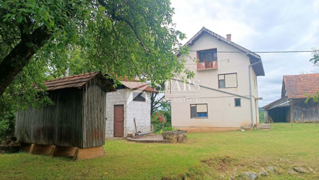 Haus u Slunju, 260m², 6 soba, slika 5