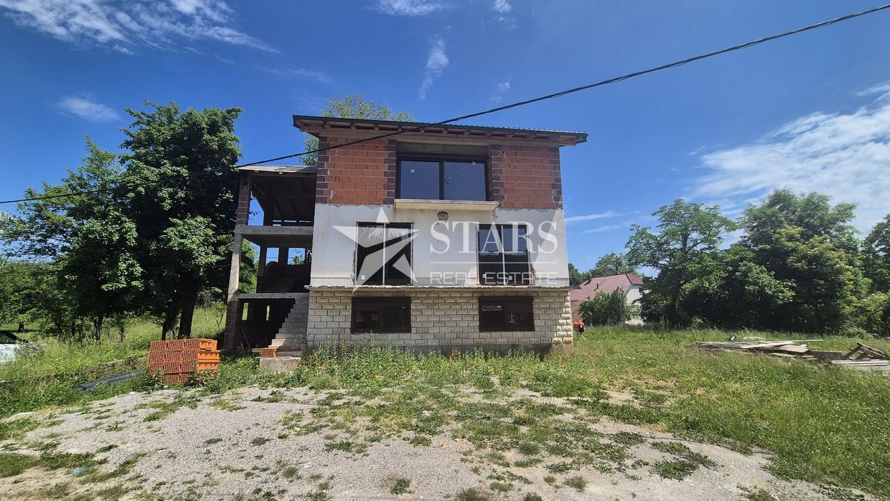 House u Vrbovsku, 252m²