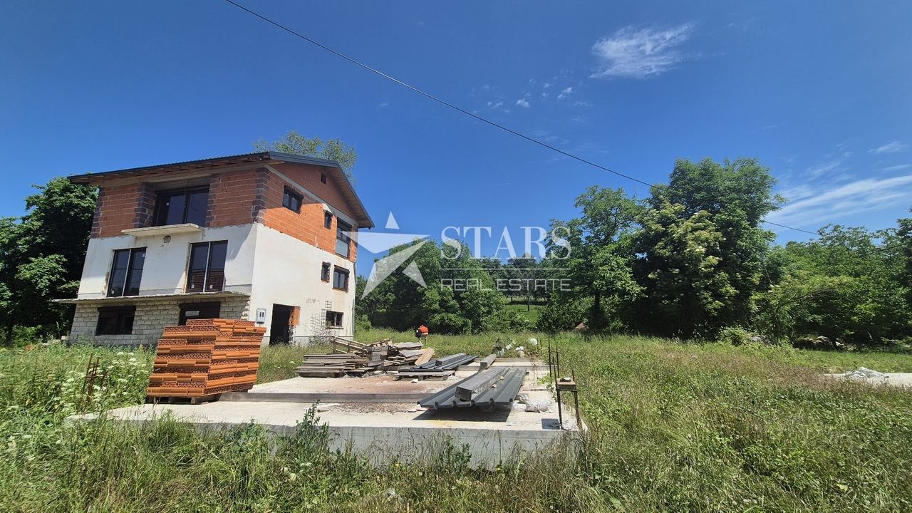 Haus u Vrbovsku, 252m², slika 2