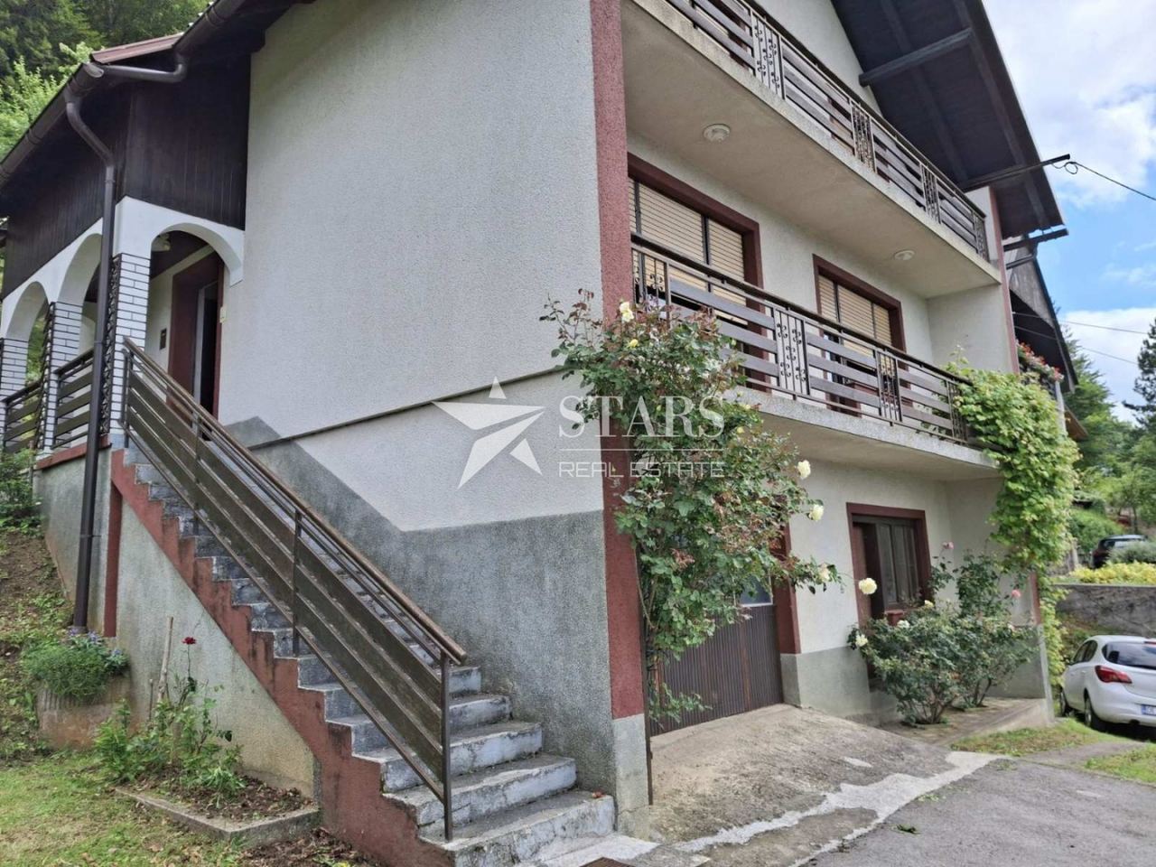 Haus u Skradu, 270m², 3 sobe, slika 2