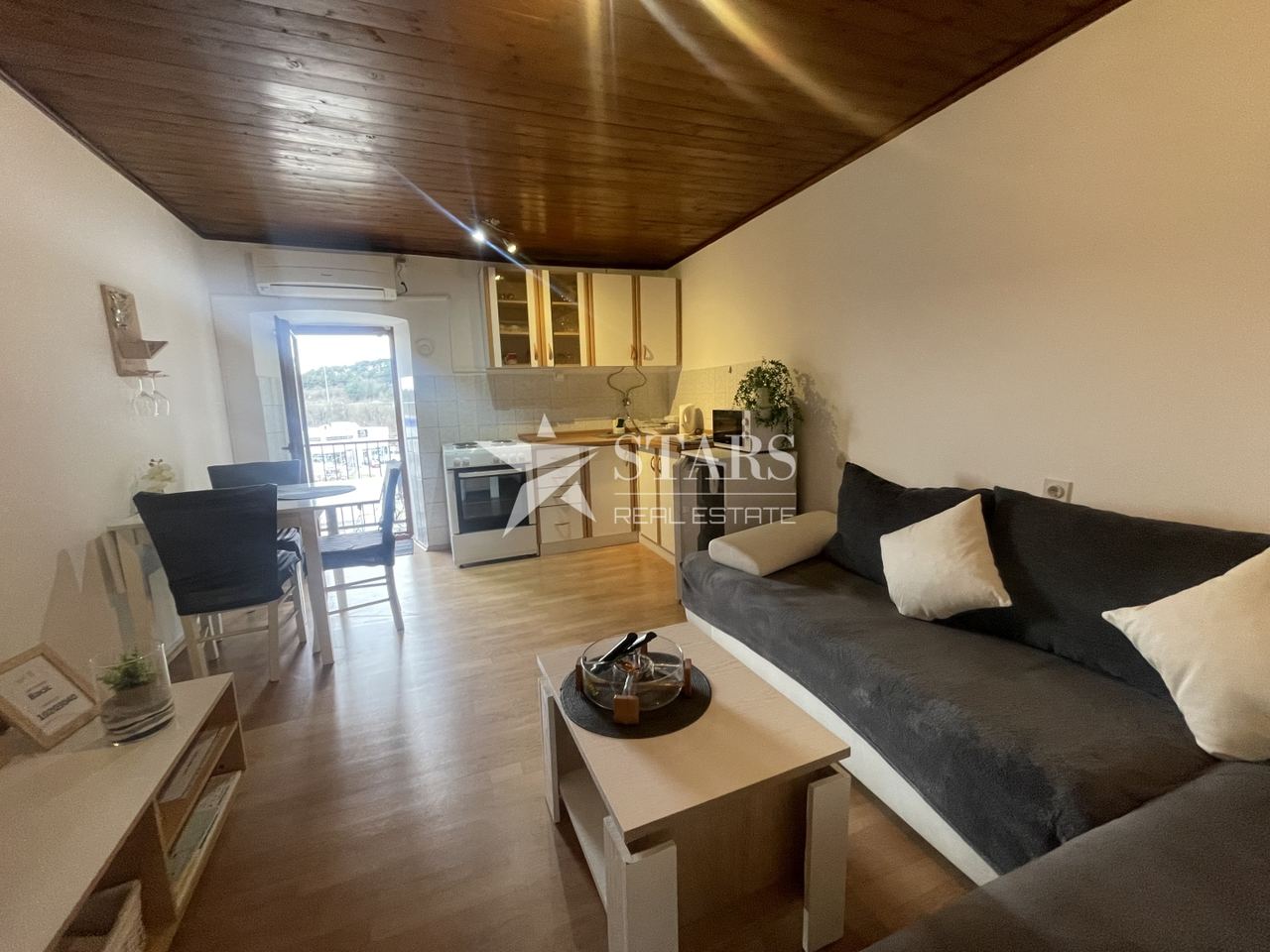 Haus u Čavlama, 100m², 1 soba, slika 2