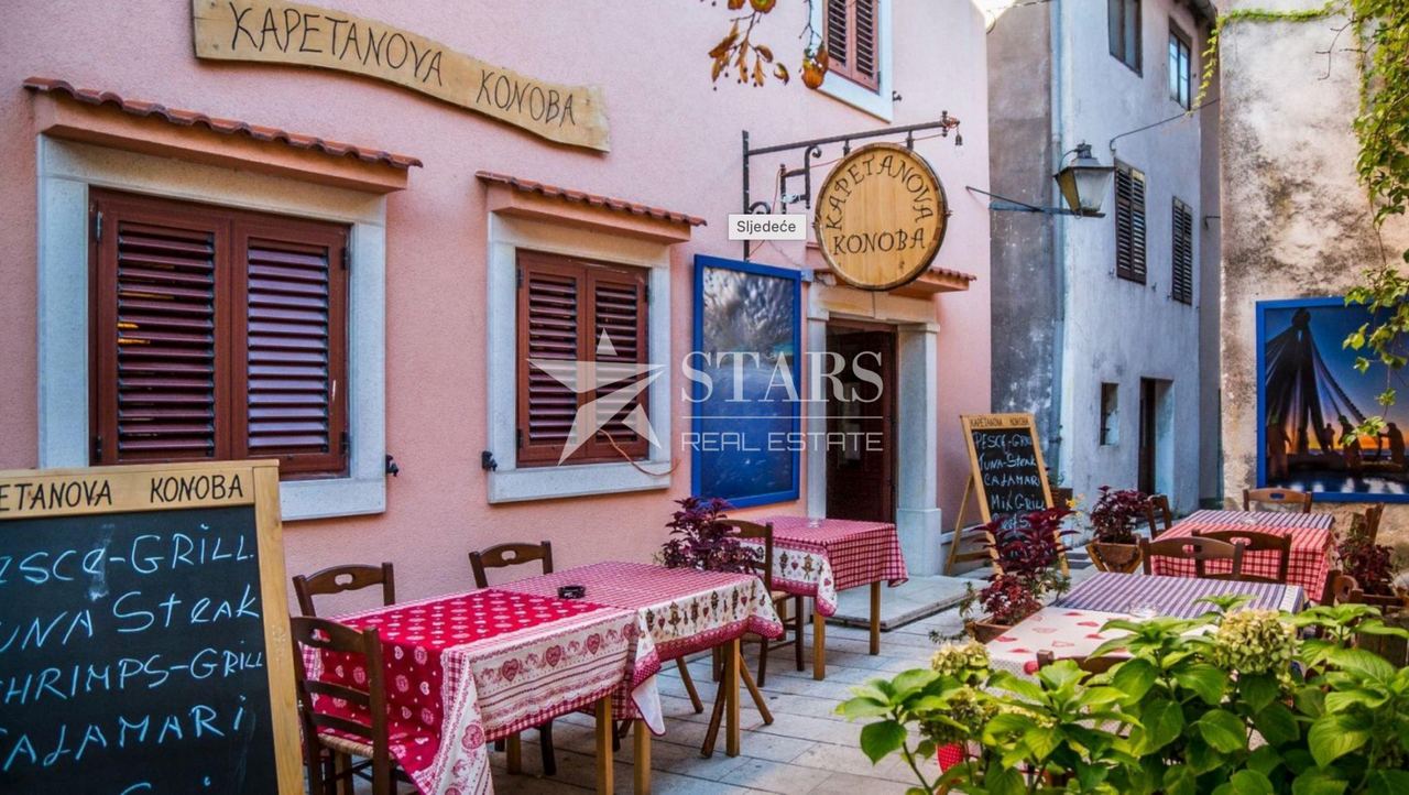 Kuća u Karlobagu, 262.55m², 5 soba, slika 3