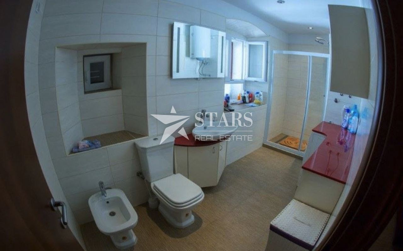 Kuća u Karlobagu, 262.55m², 5 soba, slika 4