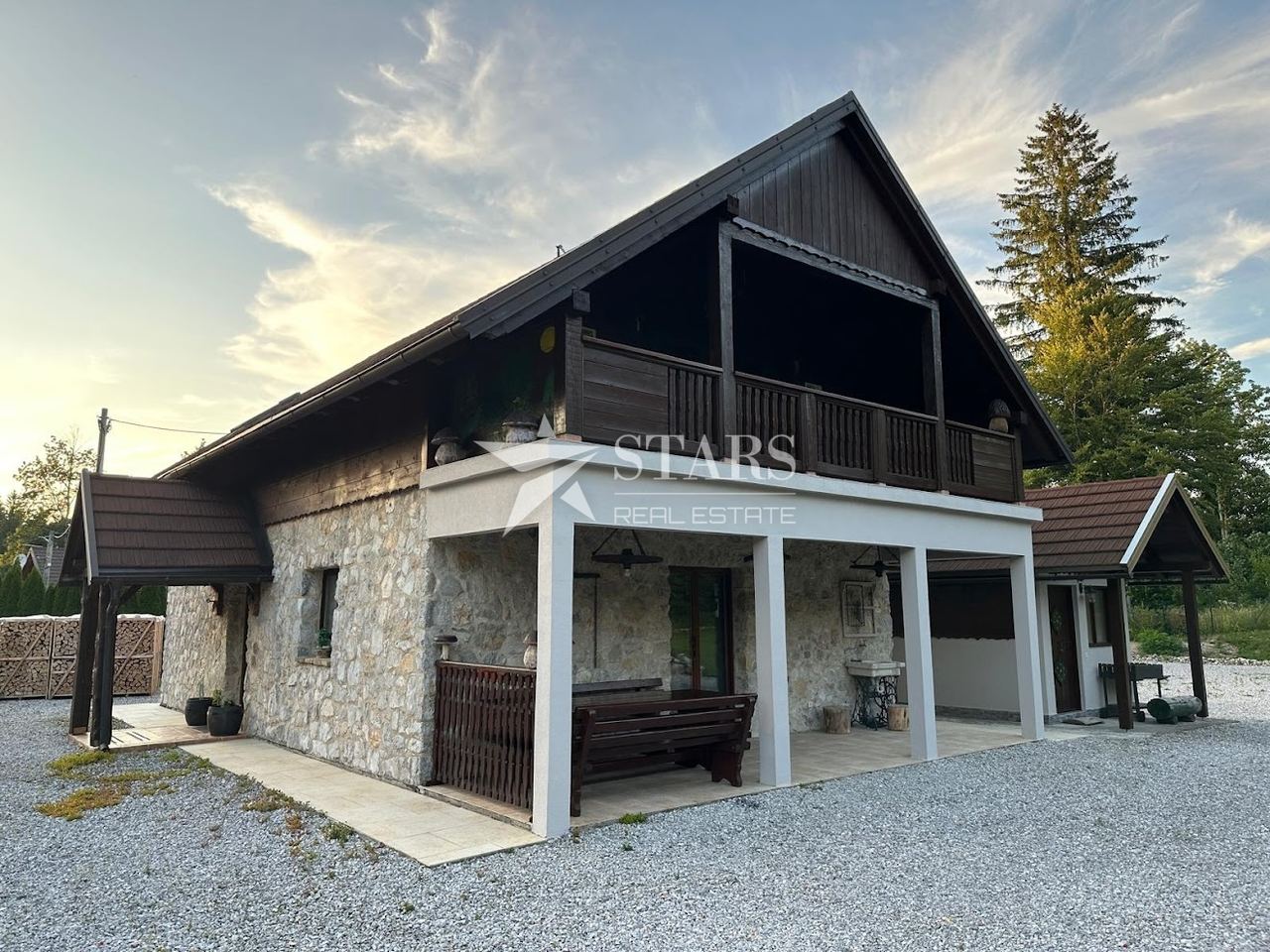 Haus u Delnicama, 210m², 3 sobe, slika 2