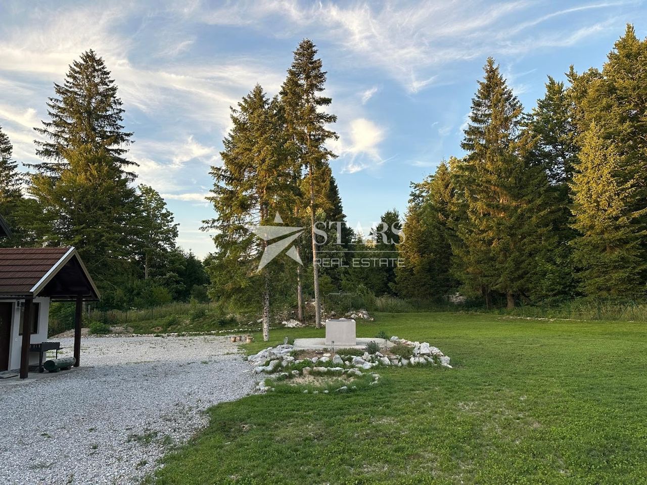 Haus u Delnicama, 210m², 3 sobe, slika 3