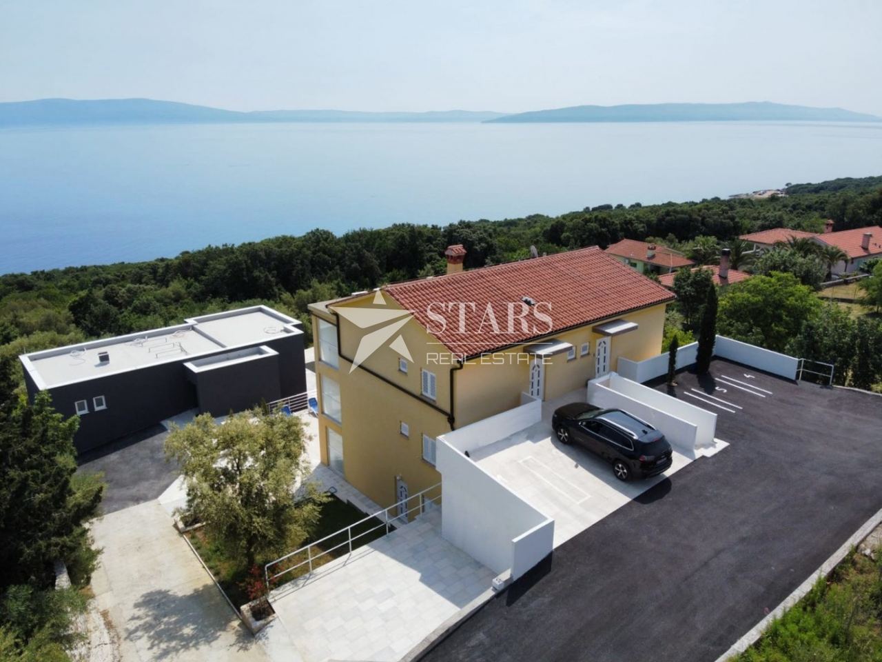 Kuća u Labinu, 438m², 9 soba