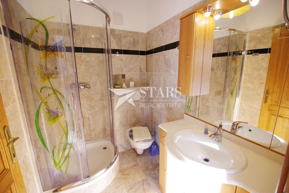 House u Labinu, 450m², 13 soba, slika 4