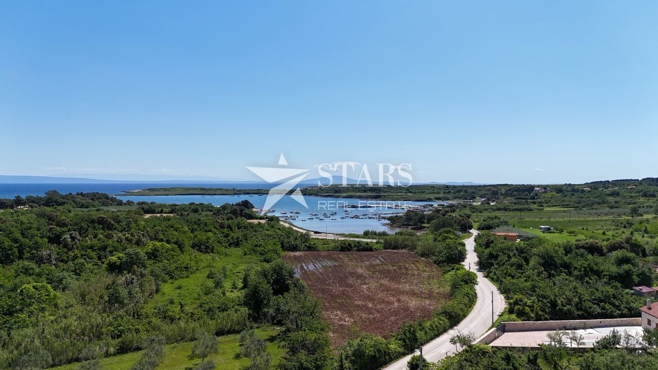 Land u Ližnjanu, 9463m²