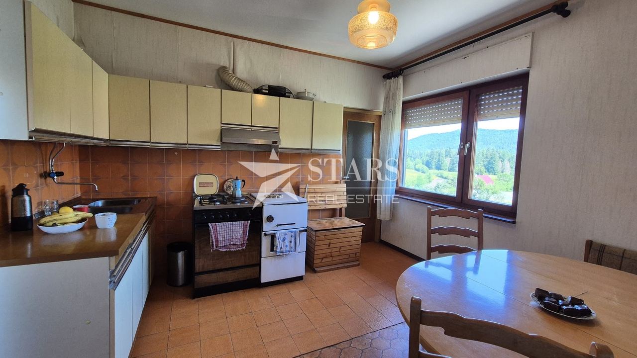 Haus u Mrkopalju, 170m², 5 soba, slika 2