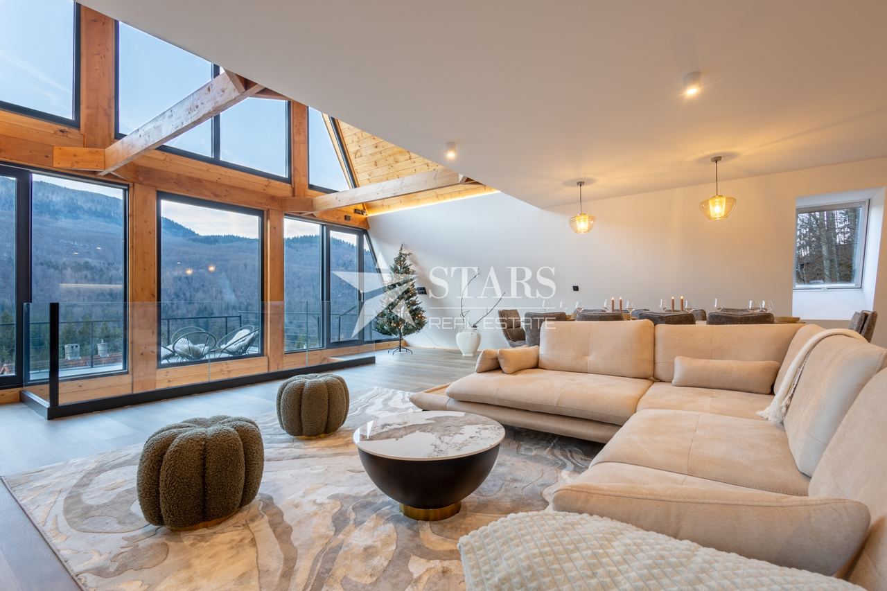 House u Delnicama, 296m², 5 soba