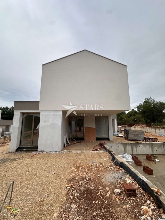 Haus u Labinu, 176m², 4 sobe, slika 4