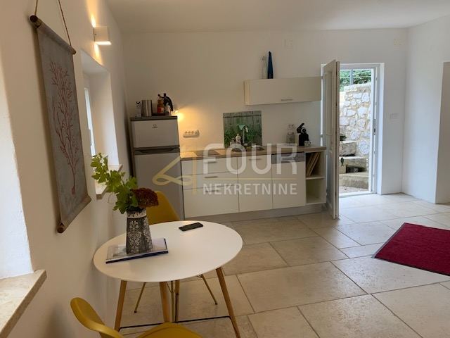 Casa u Vrbniku, 149.15m², 3 sobe, slika 2