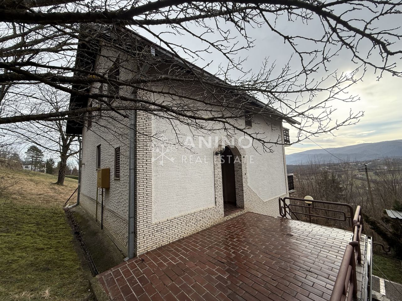 Haus u Donja Stubici, 210m², 4 sobe, slika 2