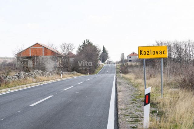 Terreno u Benkovcu, 4393m²