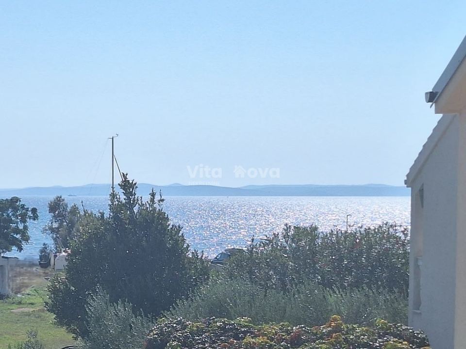 Haus u Privlaci, 200m², 7 soba, slika 3