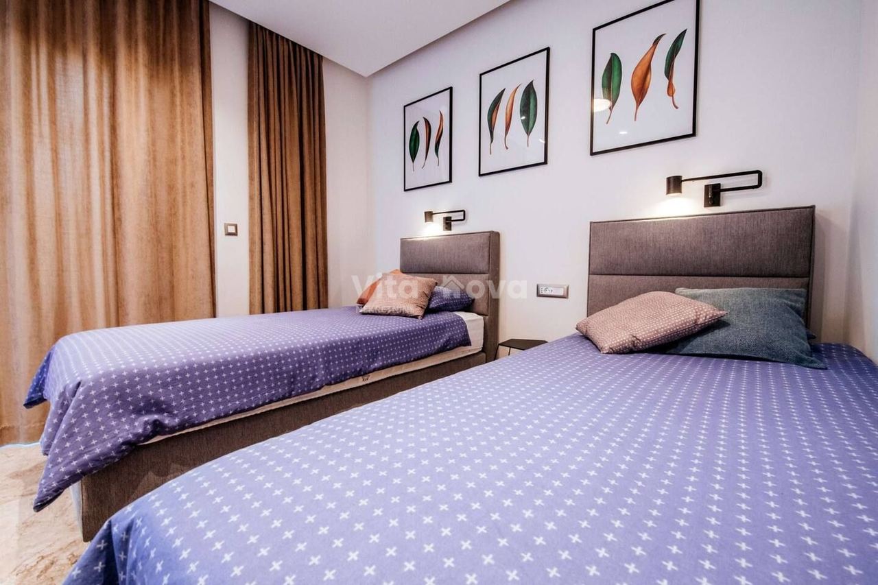 Haus u Zemunik Donjiu, 200m², slika 3