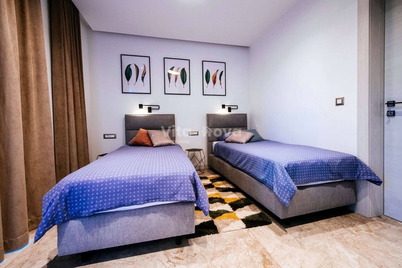 Haus u Zemunik Donjiu, 200m², slika 5
