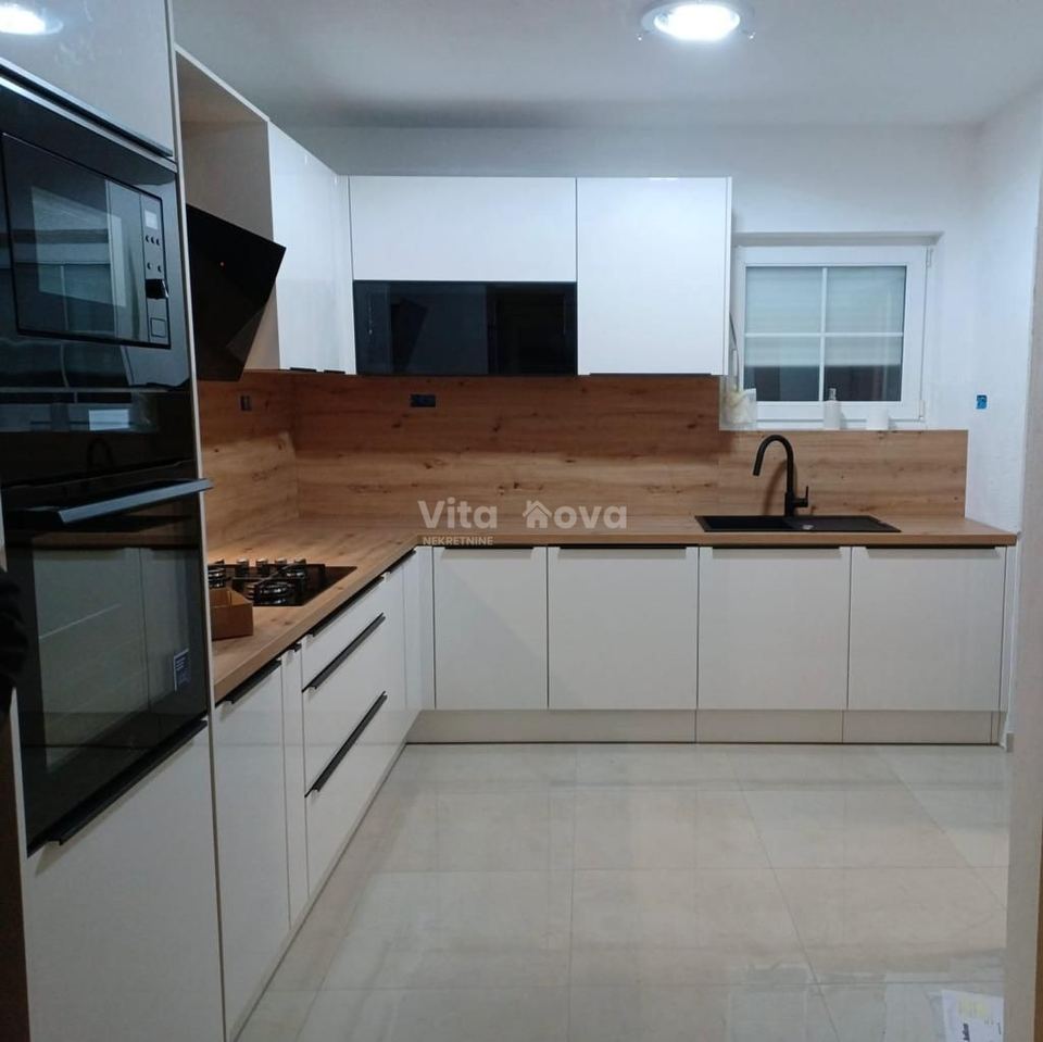 House u Zadru, 200m², 4 sobe, slika 3