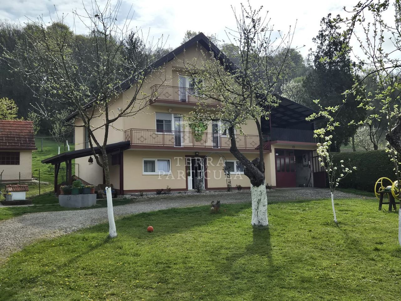 Kuća u Krapinskim Toplicama, 246m², 4 sobe