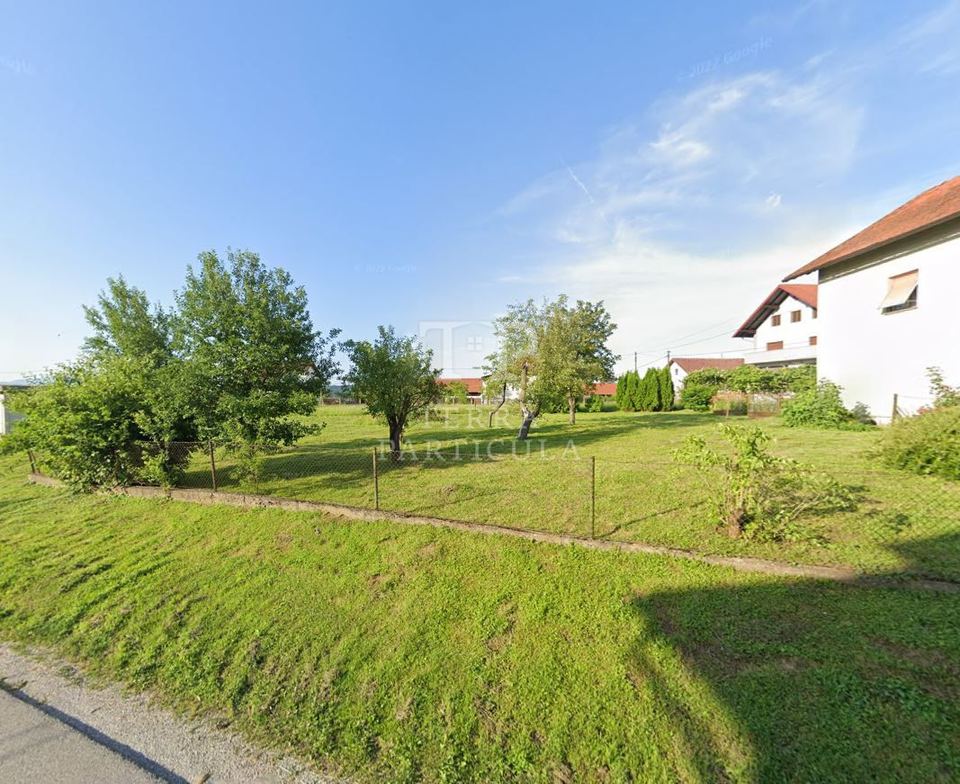 Zemljište u Oroslavju, 1685m²