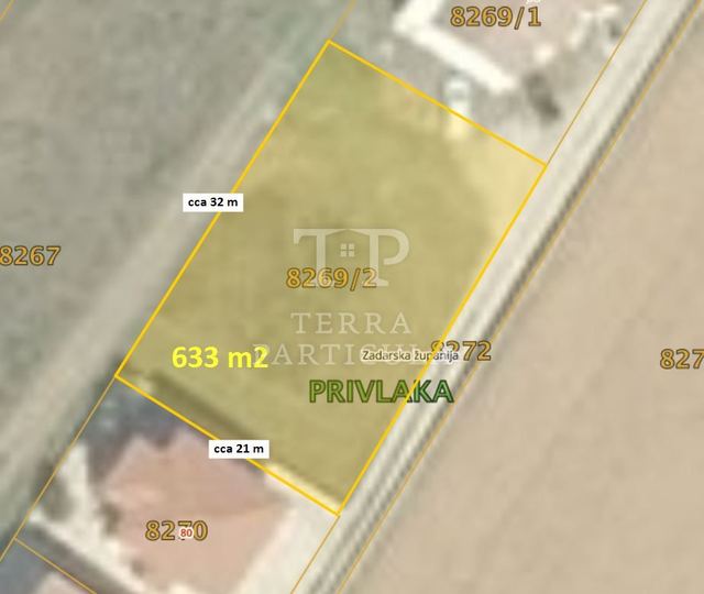 Grundstück u Privlaci, 633m², slika 2