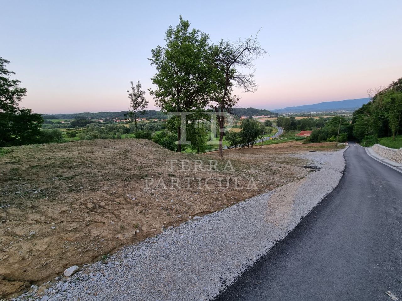 Zemljište u Veliko Trgovišću, 1241m²