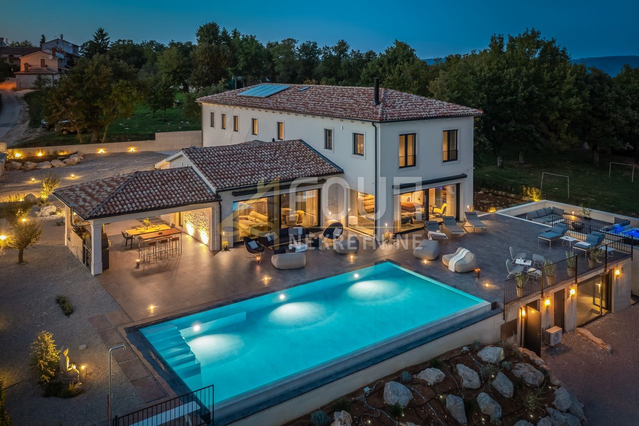 Casa u Motovunu, 326m², 4 sobe