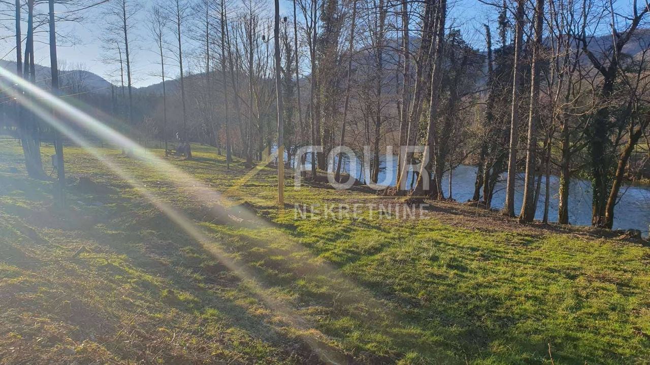 Land u Delnicama, 1705m²