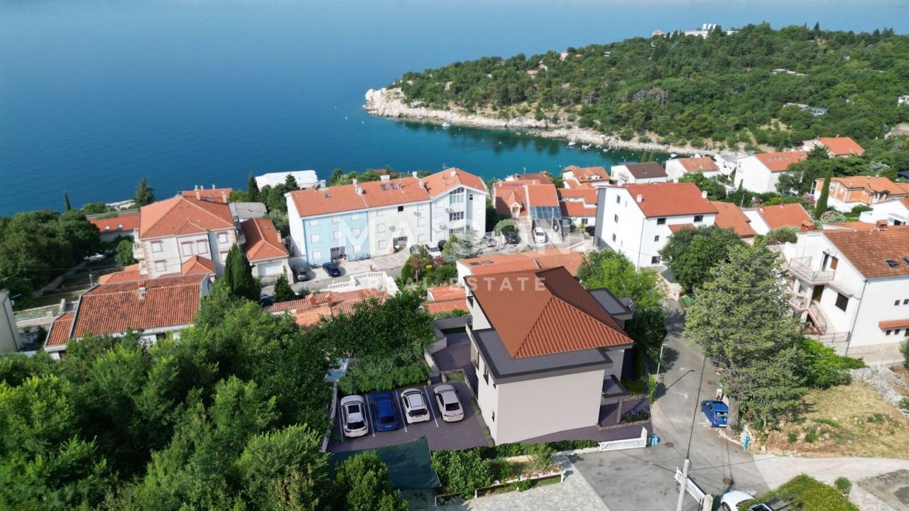 Wohnung u Crikvenici, 130m², 3 sobe