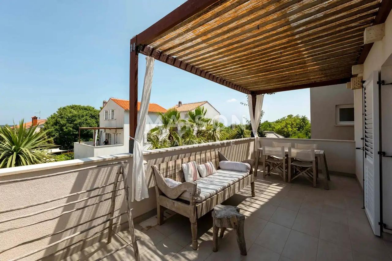 Wohnung u Mali Lošinju, 83.17m², 2 sobe