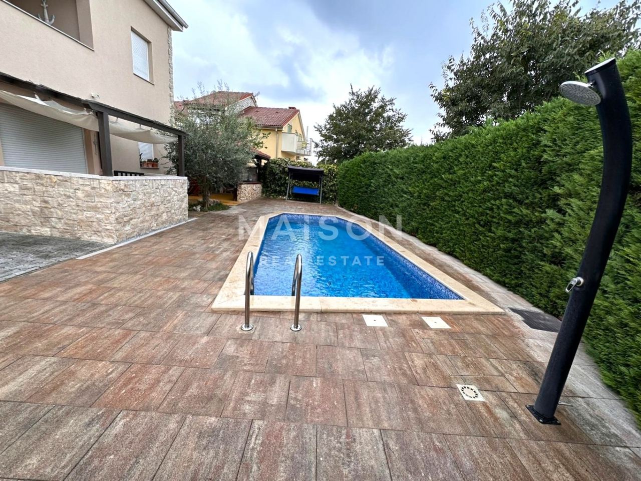 Wohnung u Krku, 85m², 3 sobe
