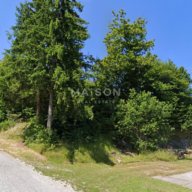 Zemljište u Ravna Gori, 760m²