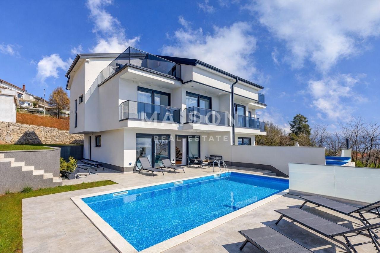Wohnung u Lovranu, 225m², 4 sobe