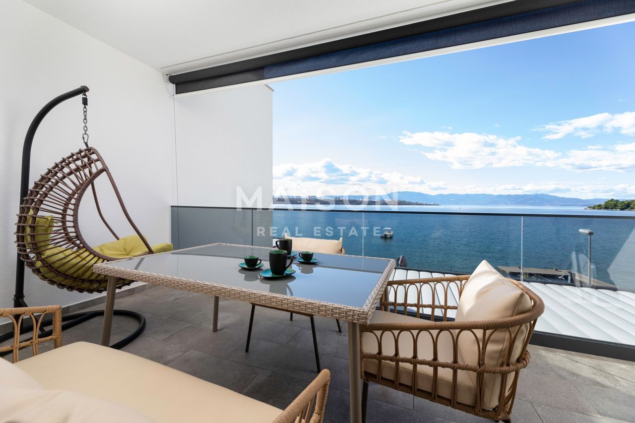 Apartment u Omišalju, 75m², 2 sobe